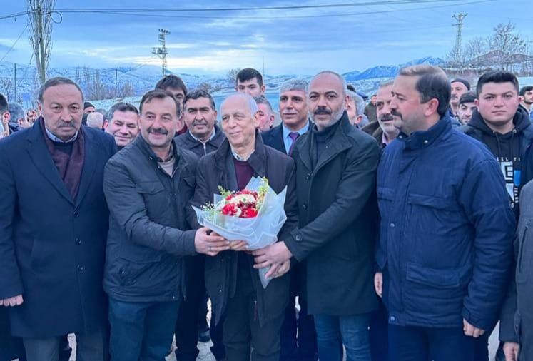 Şebinkarahisar’da MHP’den adaylığını açıklayan Prof. Dr. Mustafa Zahir Bakıcı seçim çalışmalarına başladı