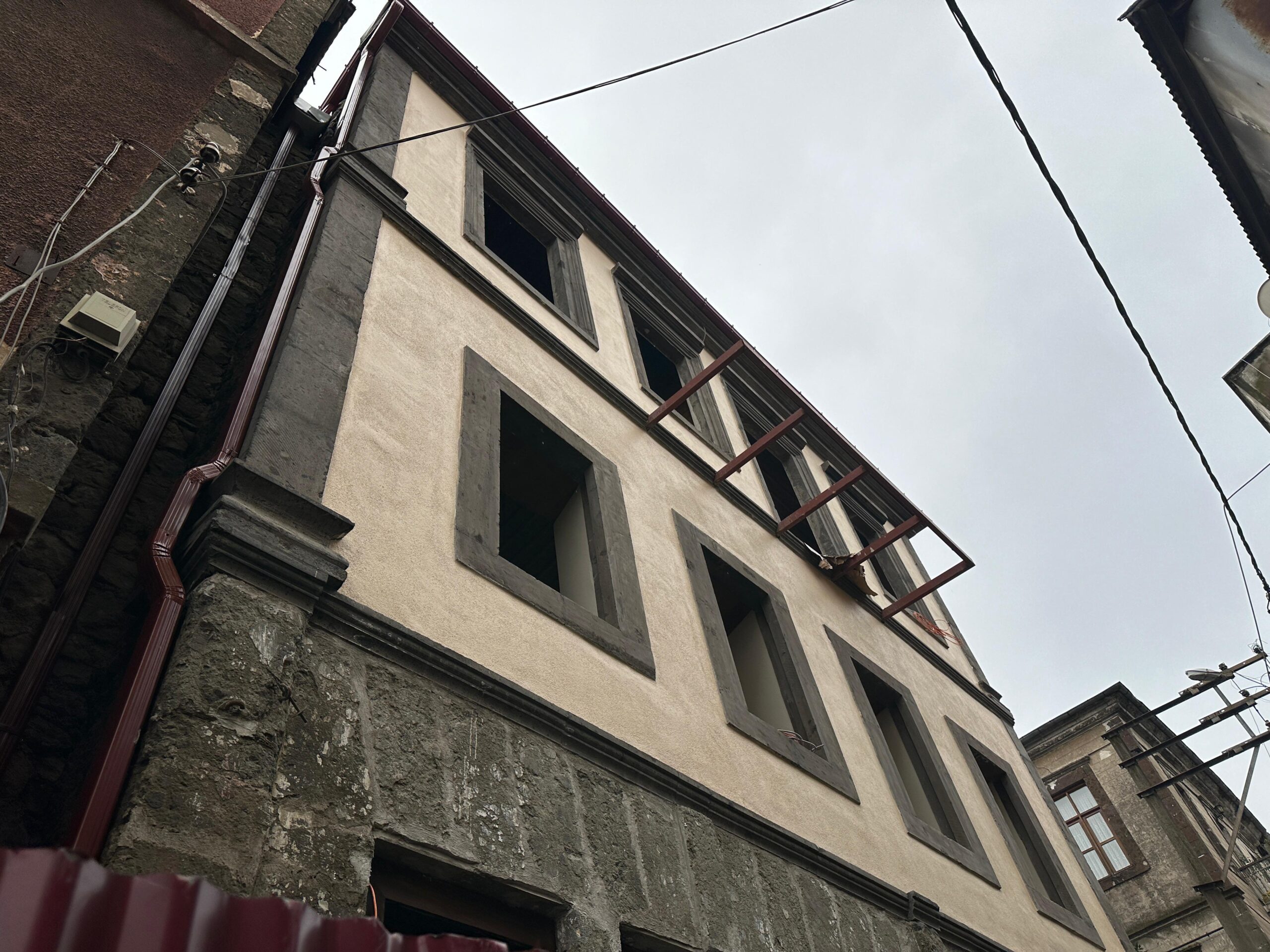 Giresun Belediyesi tarihi binayı bilgi evi ve kitapçıya dönüştürüyor