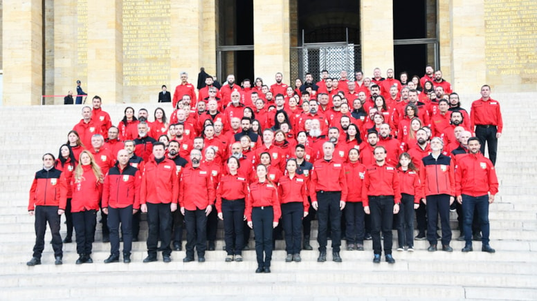 AKUT 28. yaş gününde Ata’nın huzuruna çıktı!