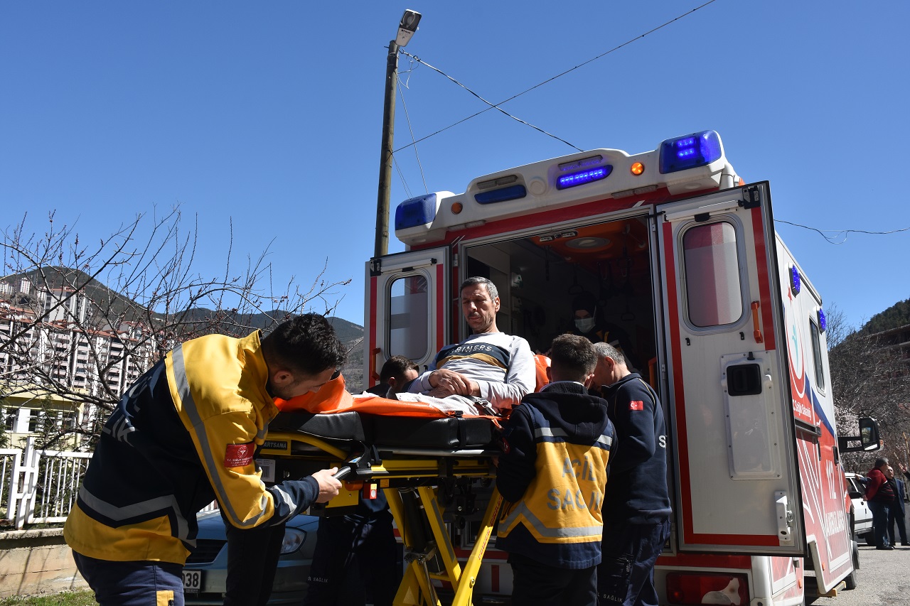 Gümüşhane’de Felçli Kişi Oy Kullanmaya Ambulansla Gitti