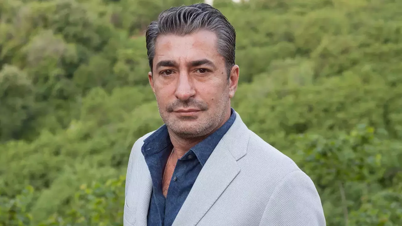 Erkan Petekkaya  Babasının Vefat Haberini Sosyal Medya Hesabından Duyurdu