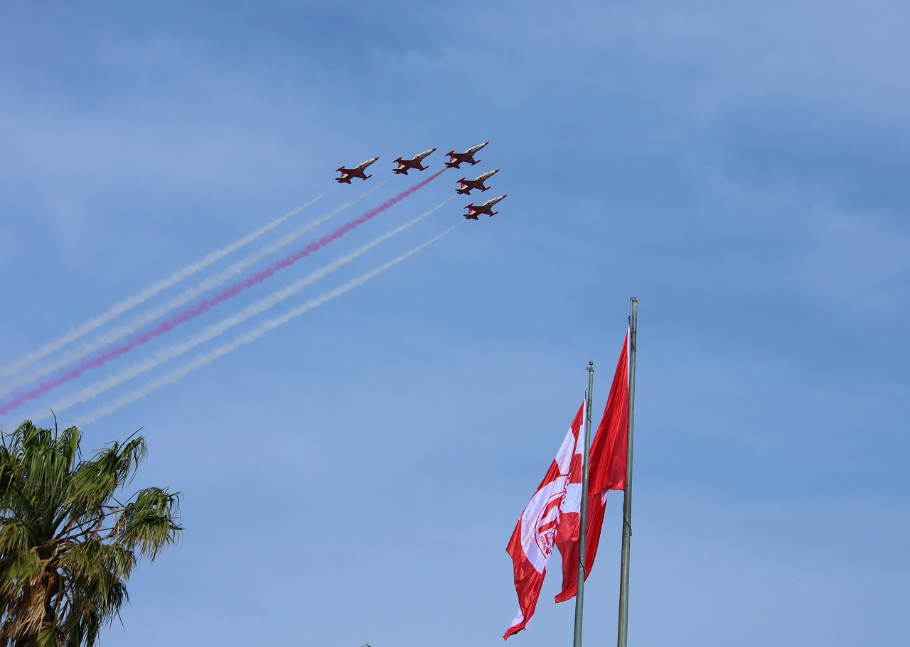 Türk Yıldızları’ndan Antalya’da 23 Nisan Şovu