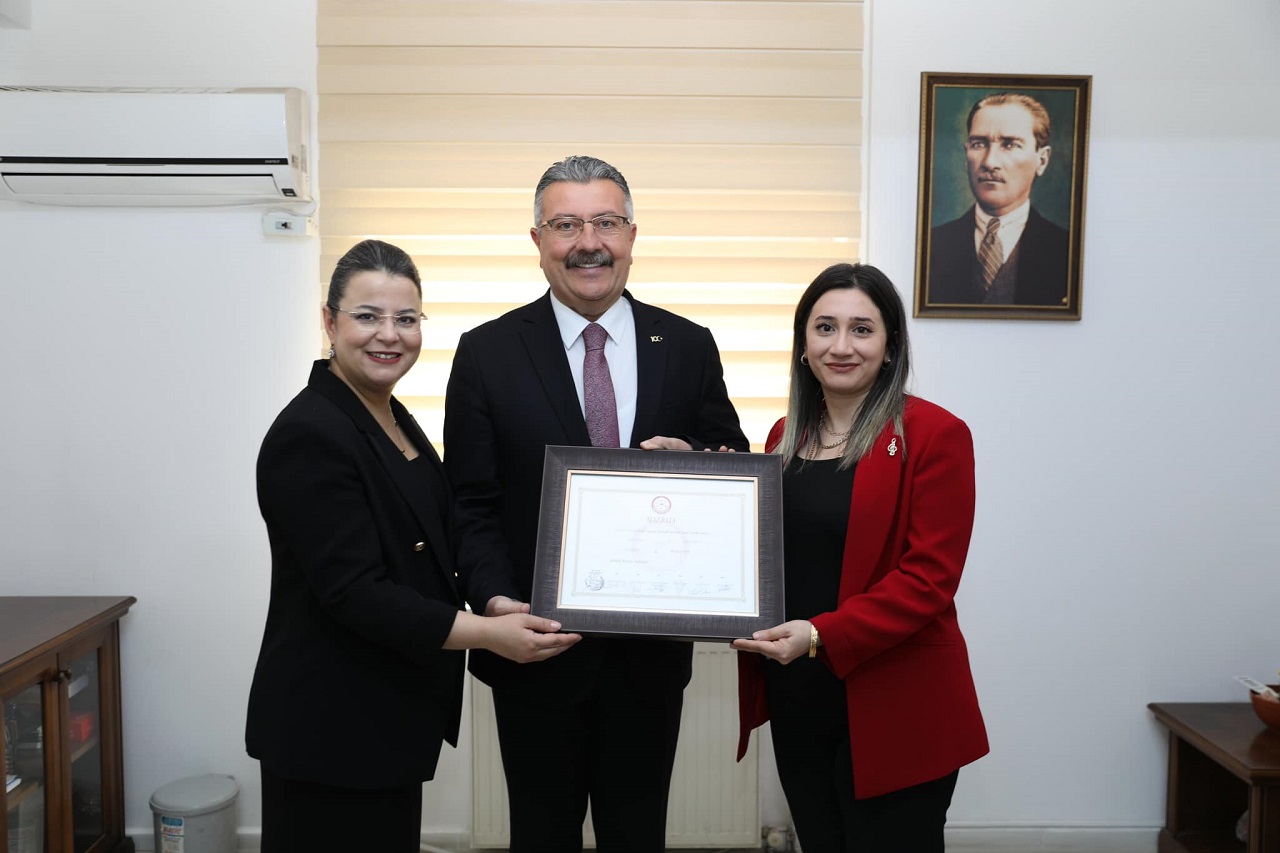 Merzifon Belediye Başkanı Alp Kargı Mazbatasını Aldı