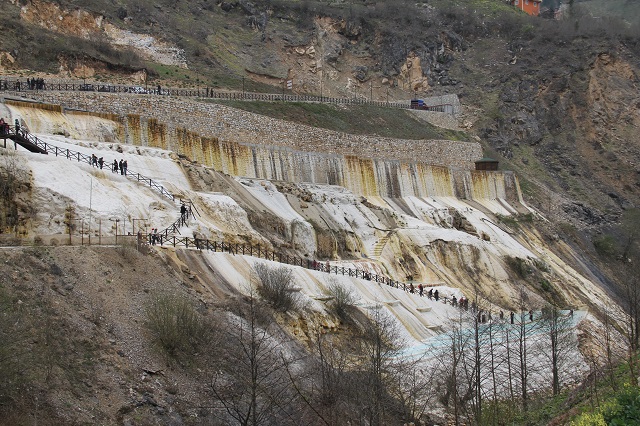 Giresun’un Pamukkalesi’ne ziyaretçi akını