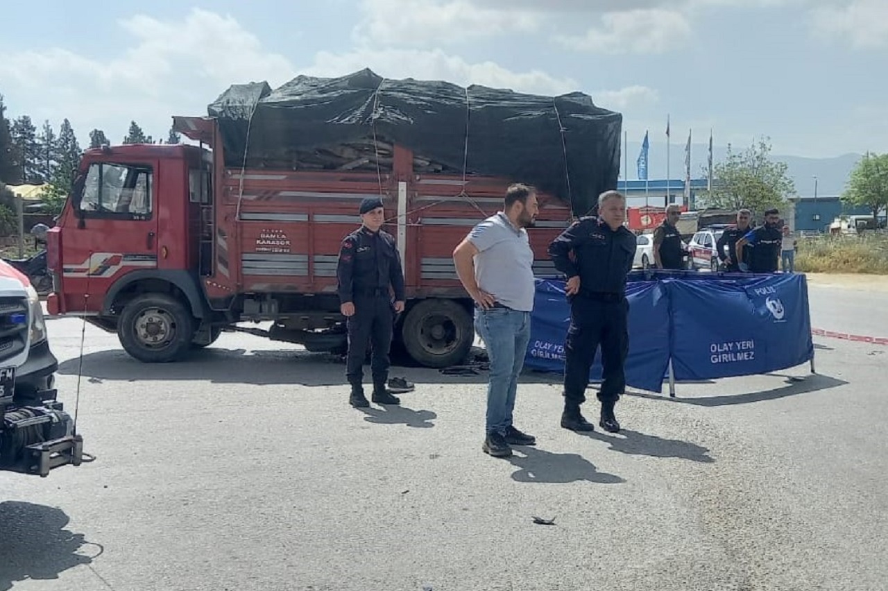 İzmir’de Motosiklet Kazası Bekçi Hayatını Kaybetti