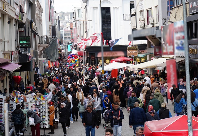 Samsun'da Çarşı Pazarda Bayram Hareketliliği