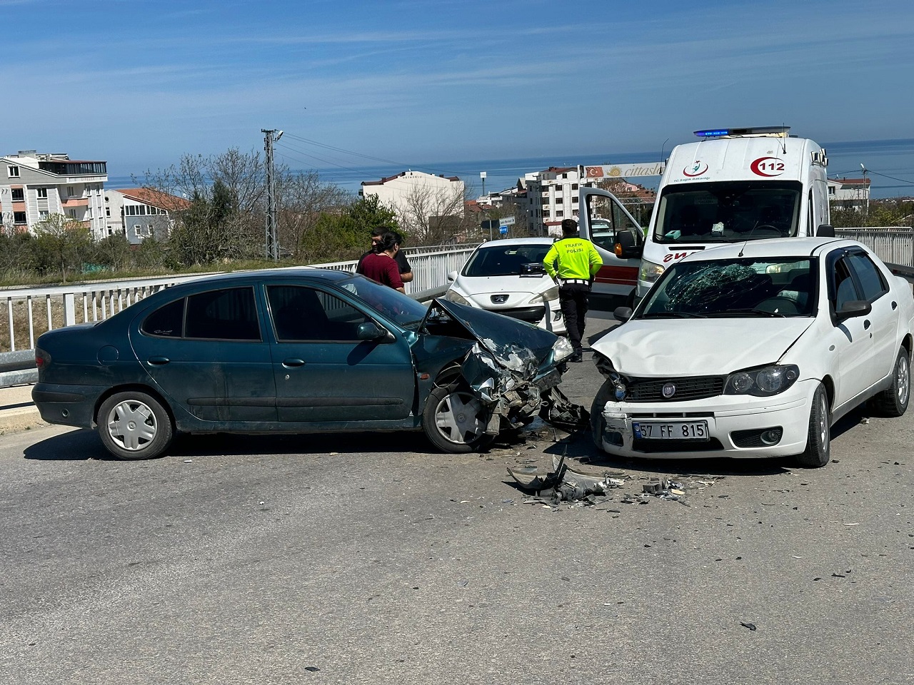 Sinop’ta İki Otomobilin Çarpıştığı Kaza: 2 Yaralı