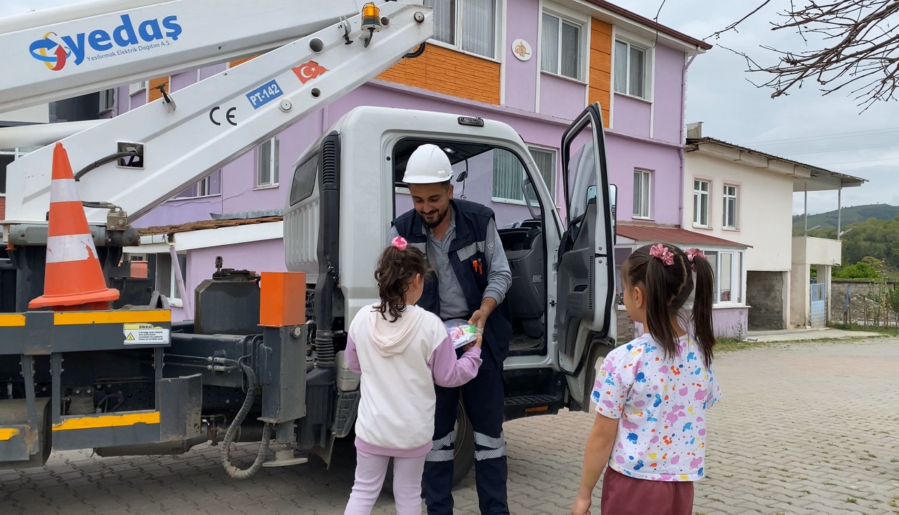 YEDAŞ’ın Çocukları Gülümseten Sürprizi