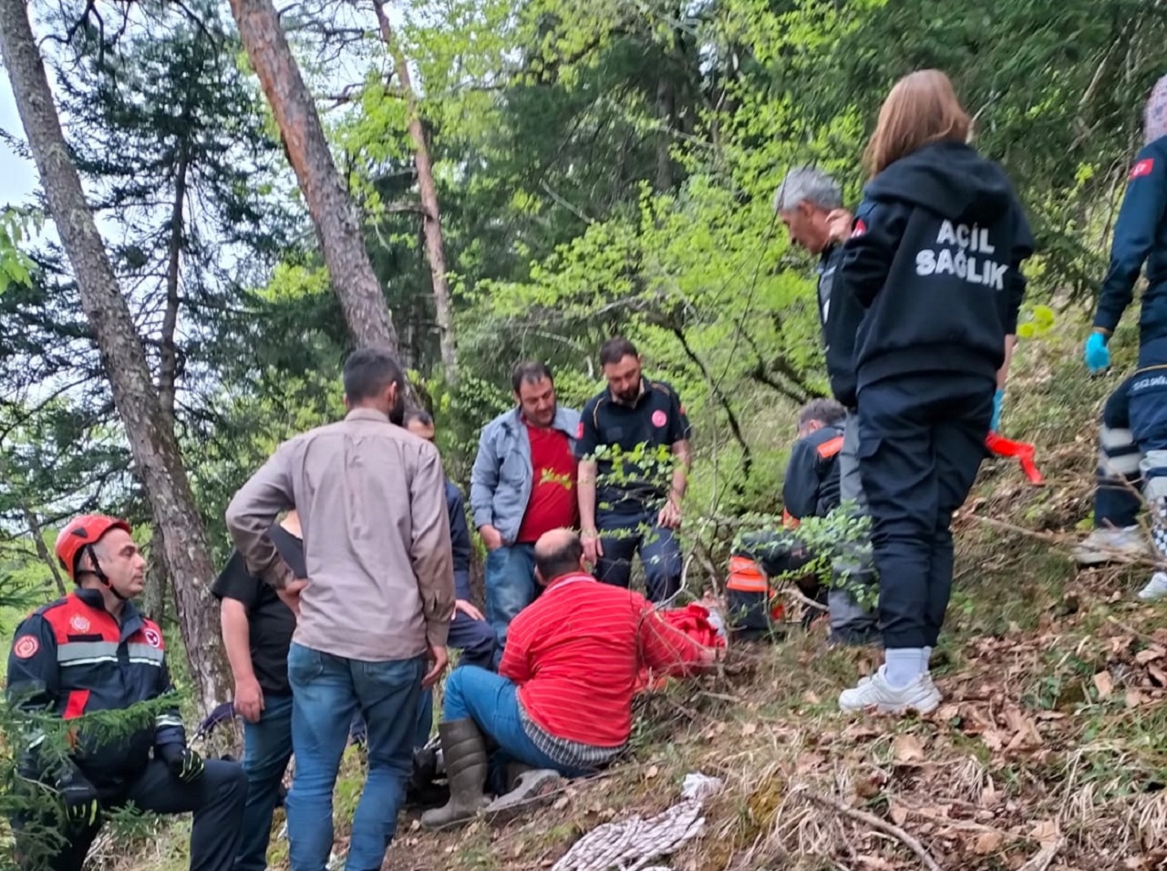 Trabzon’da Uçuruma Yuvarlanan Yaşlı Adam Kurtarıldı