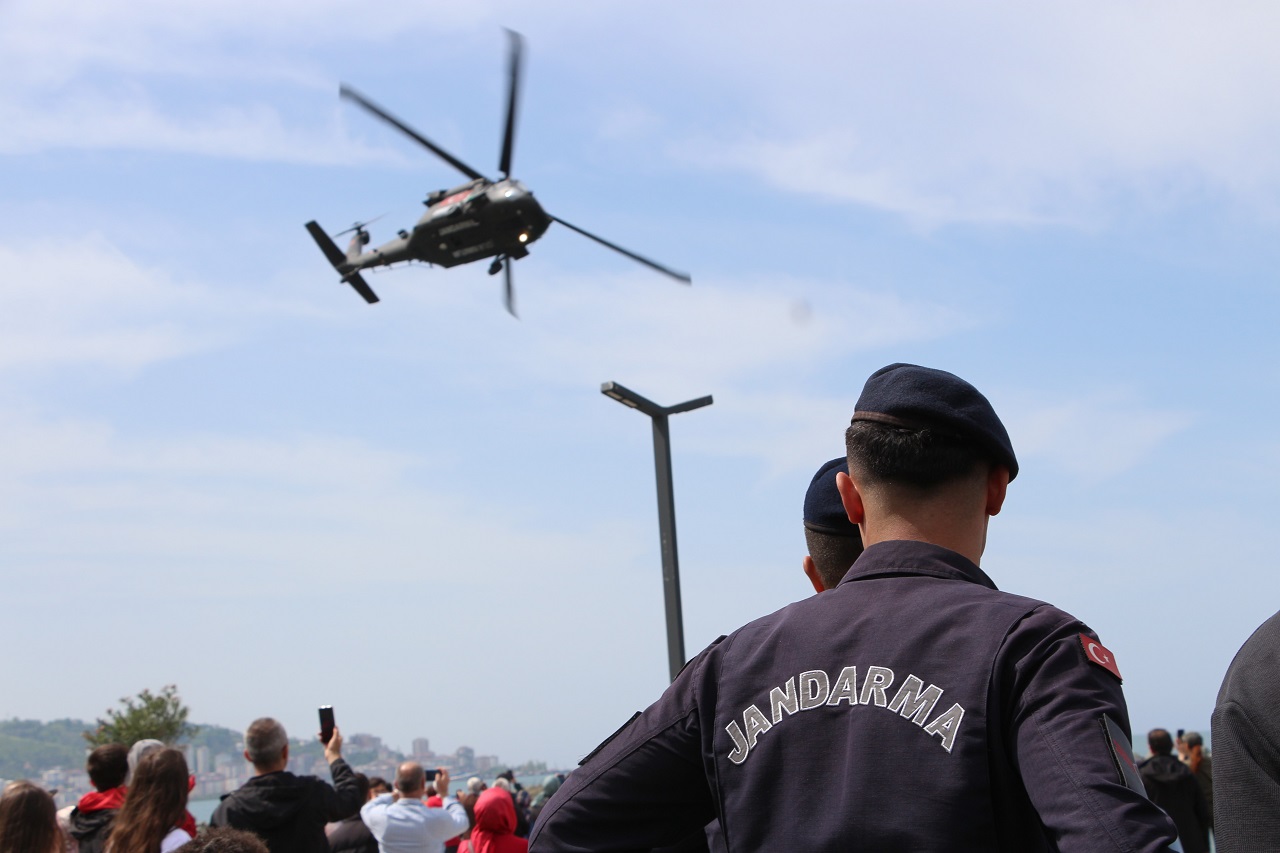 Çelik Kanatlar’dan Rize’de 23 Nisan Coşkusu