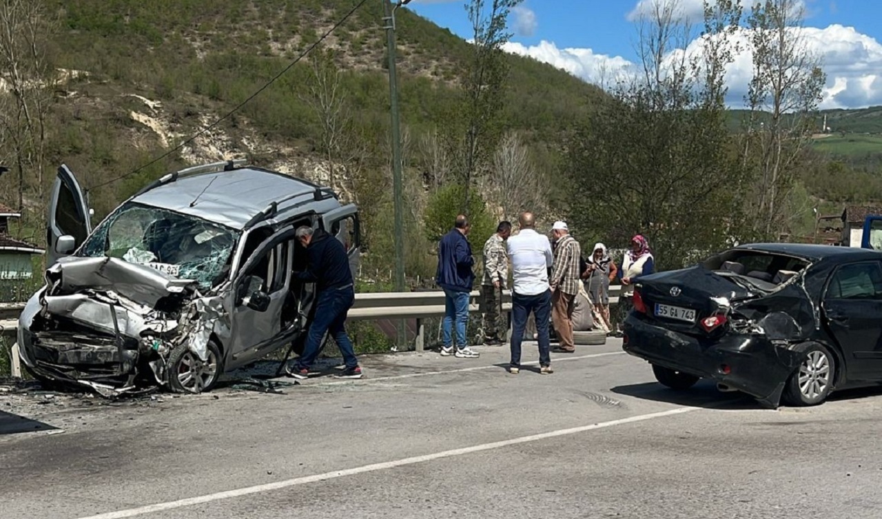 Samsun Kavak’ta Trafik Kazası: 5 Yaralı