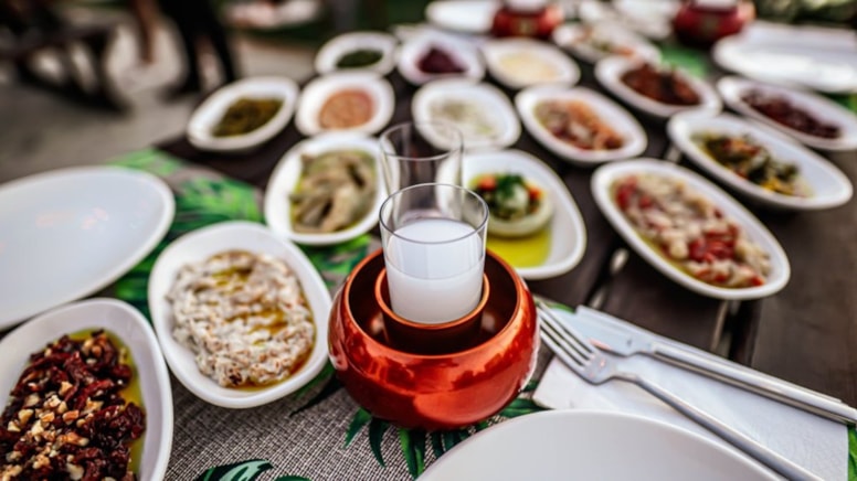 Rakı Fiyatlarına Zam! Bir Guruba Daha Yüzde 15 Zam Geldi!