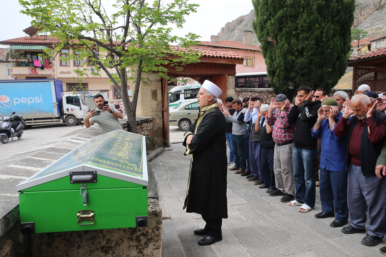 Servis Minibüsünün Çarptığı 3 Yaşındaki Çocuk Defnedildi