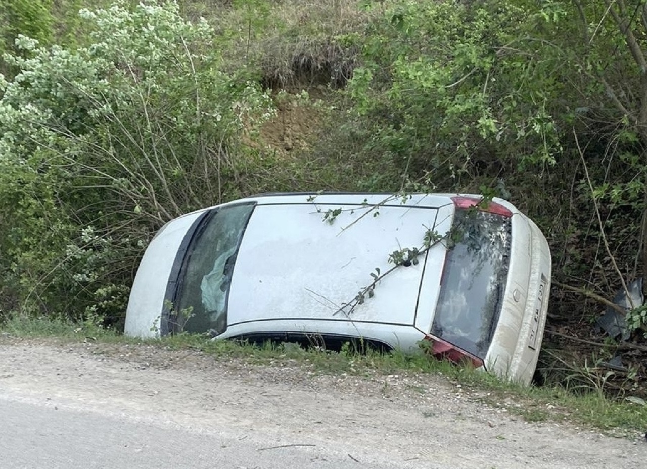 Sinop’ta Kontrolden Çıkan Otomobil Devrildi: 4 Yaralı