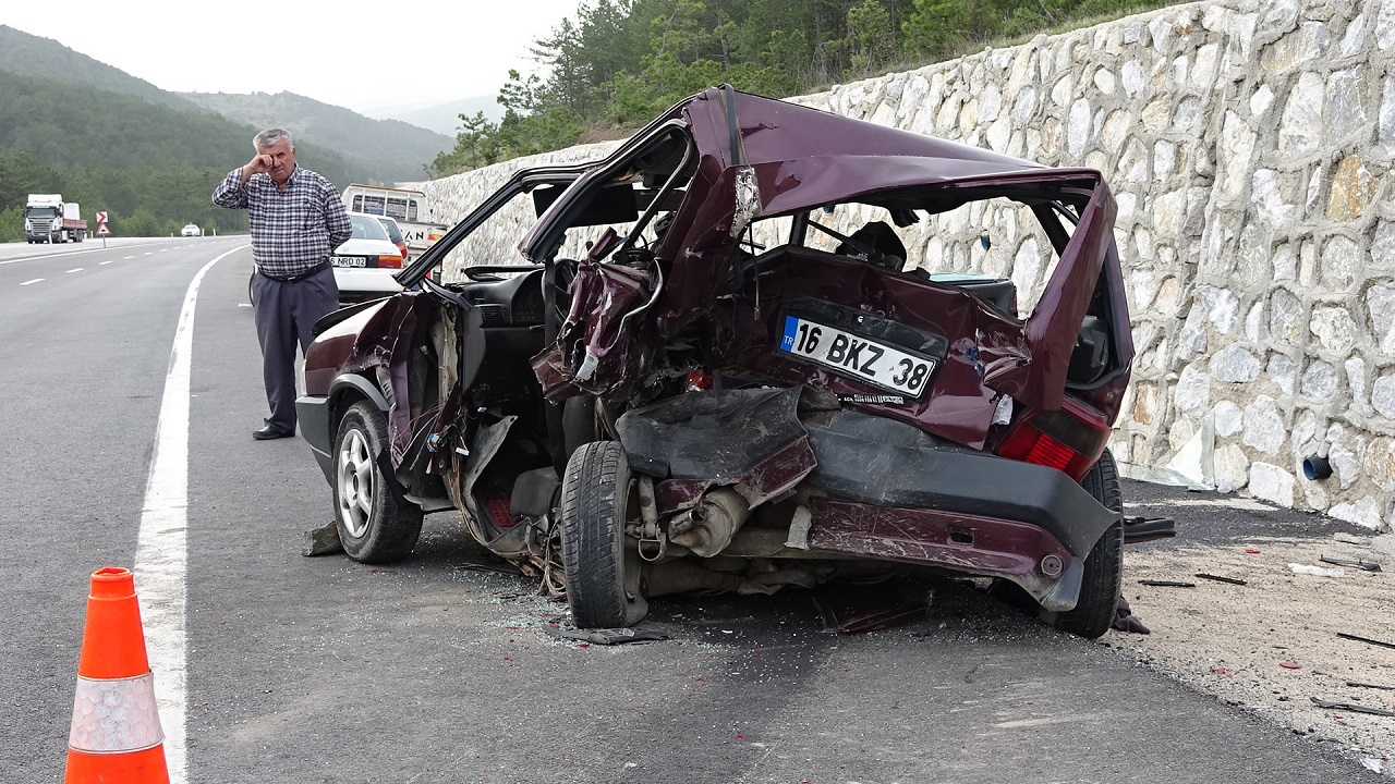 Tavşanlı’da Trafik Kazası: 1 Ölü 1 Yaralı