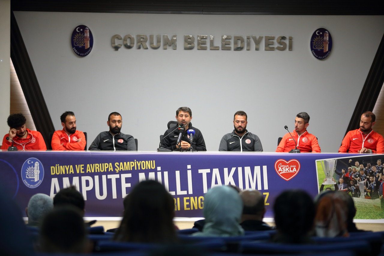 Ampute Milli Futbol Takımı Gençlerle Tecrübelerini Paylaştı