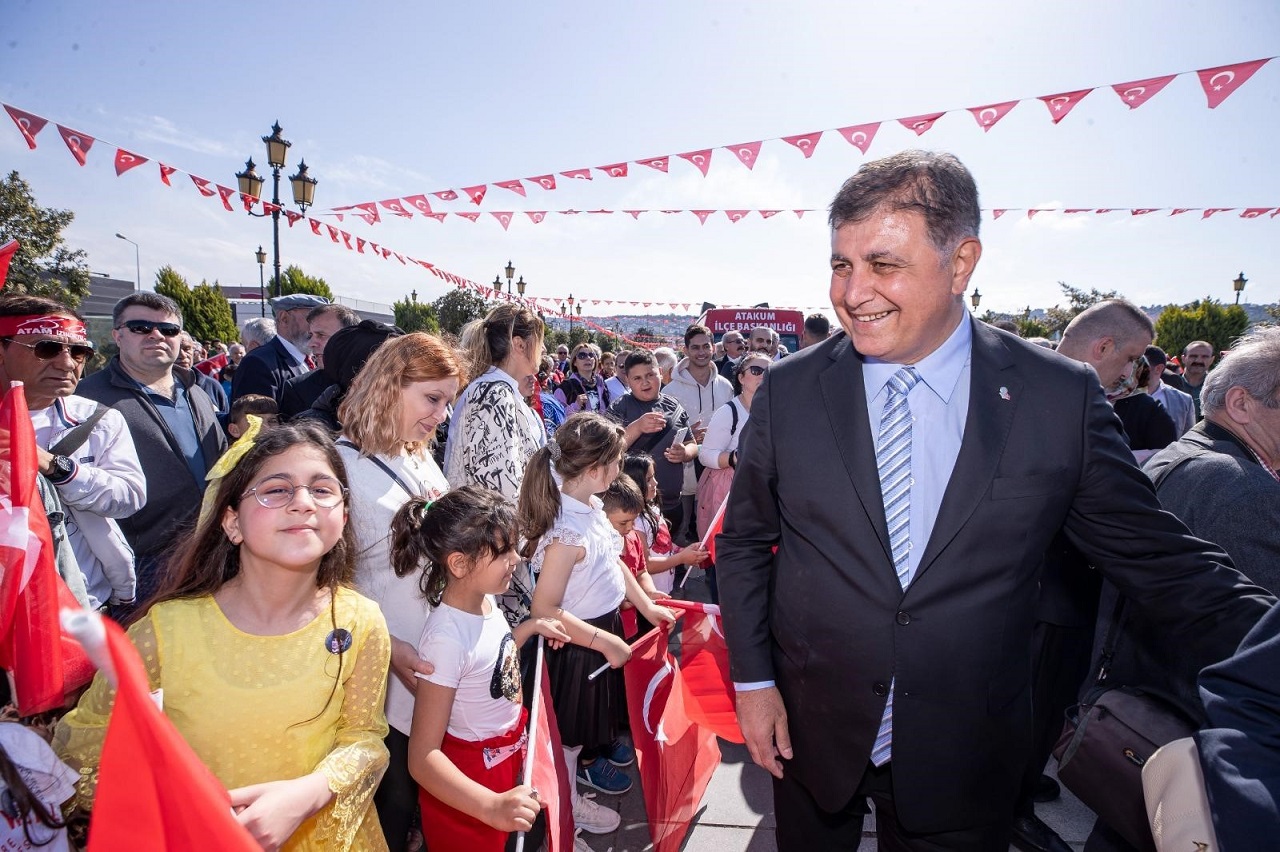 Başkan Tugay Samsun’da 19 Mayıs Kortej Yürüyüşüne Katıldı