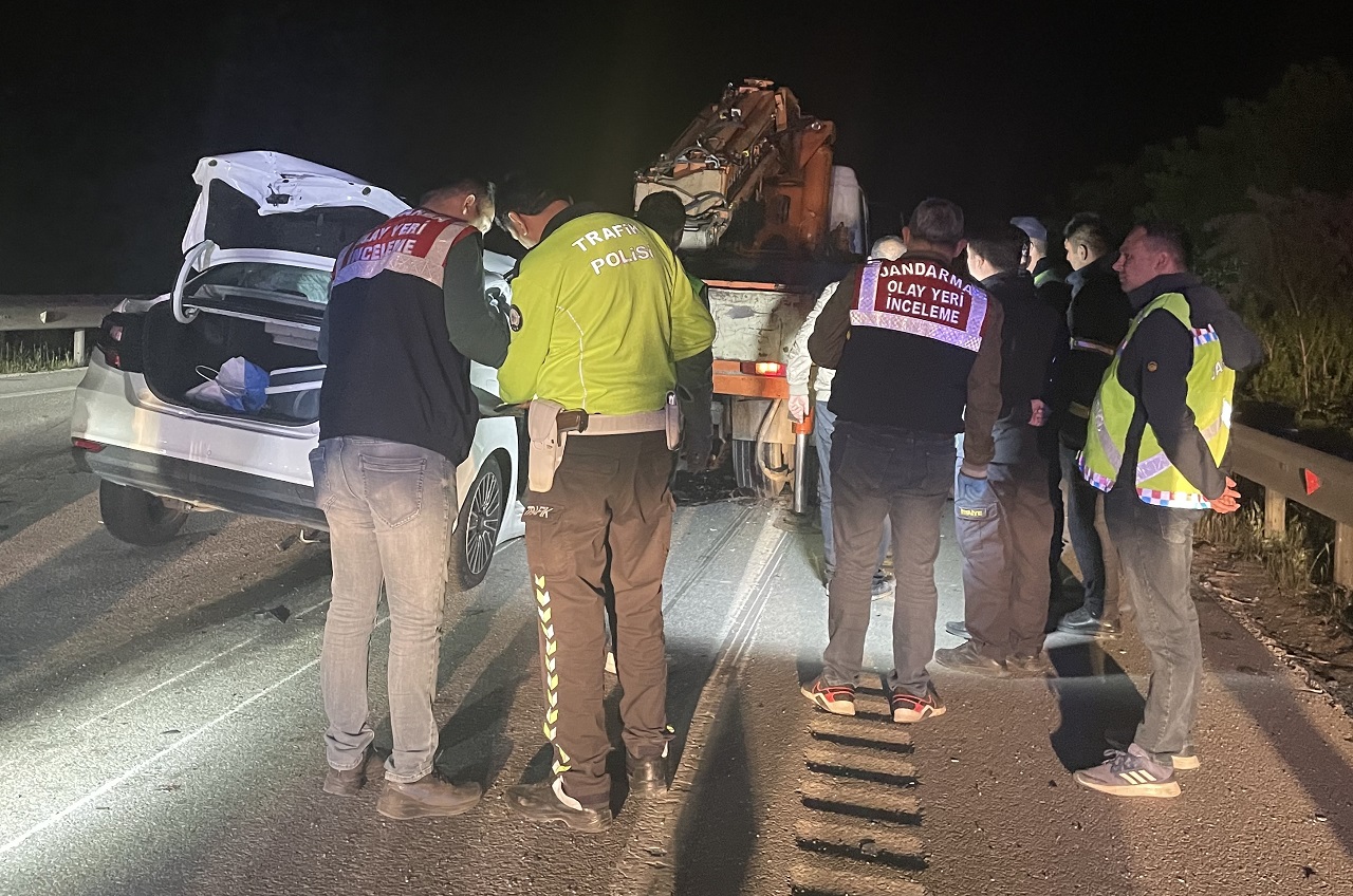 Merzifon’da Otomobil Vince Ok Gibi Saplandı: 1 Ölü