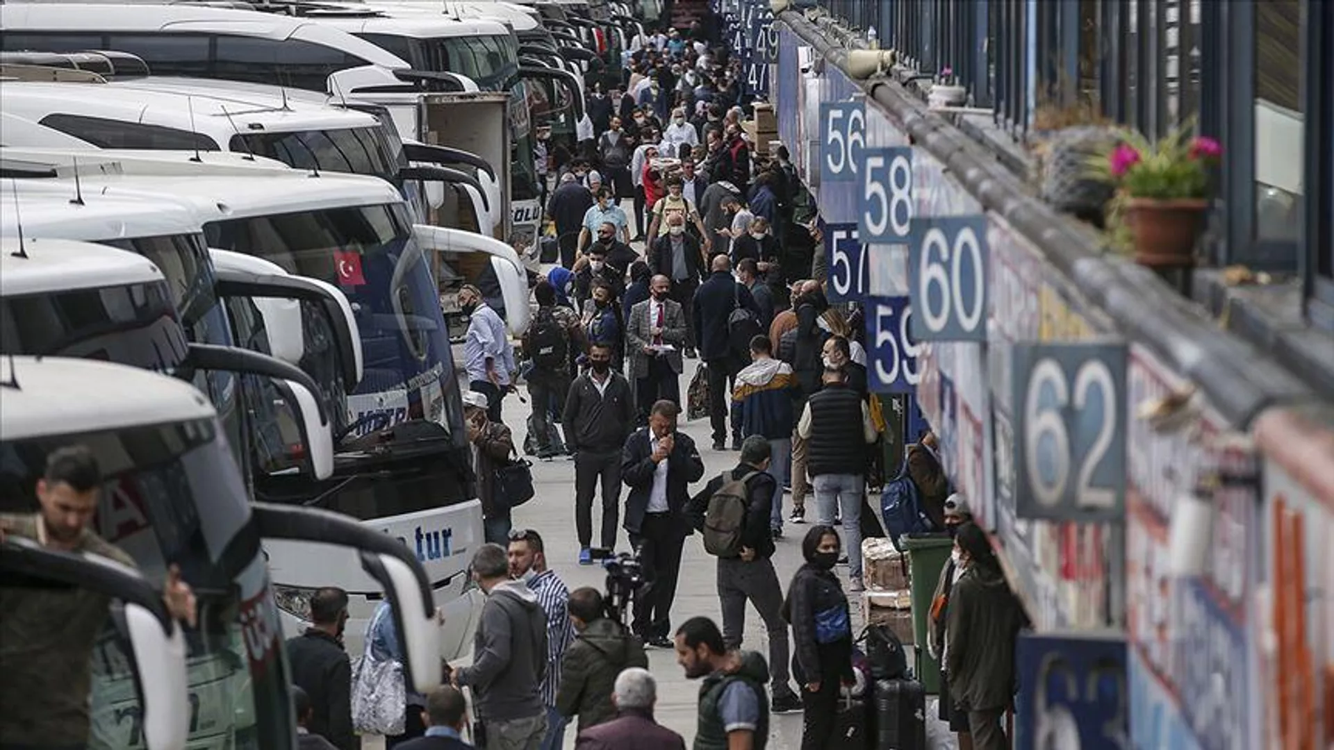 Emeklilere Şehirlerarası Otobüslerde Yüzde 20 İndirim Resmi Gazete’de