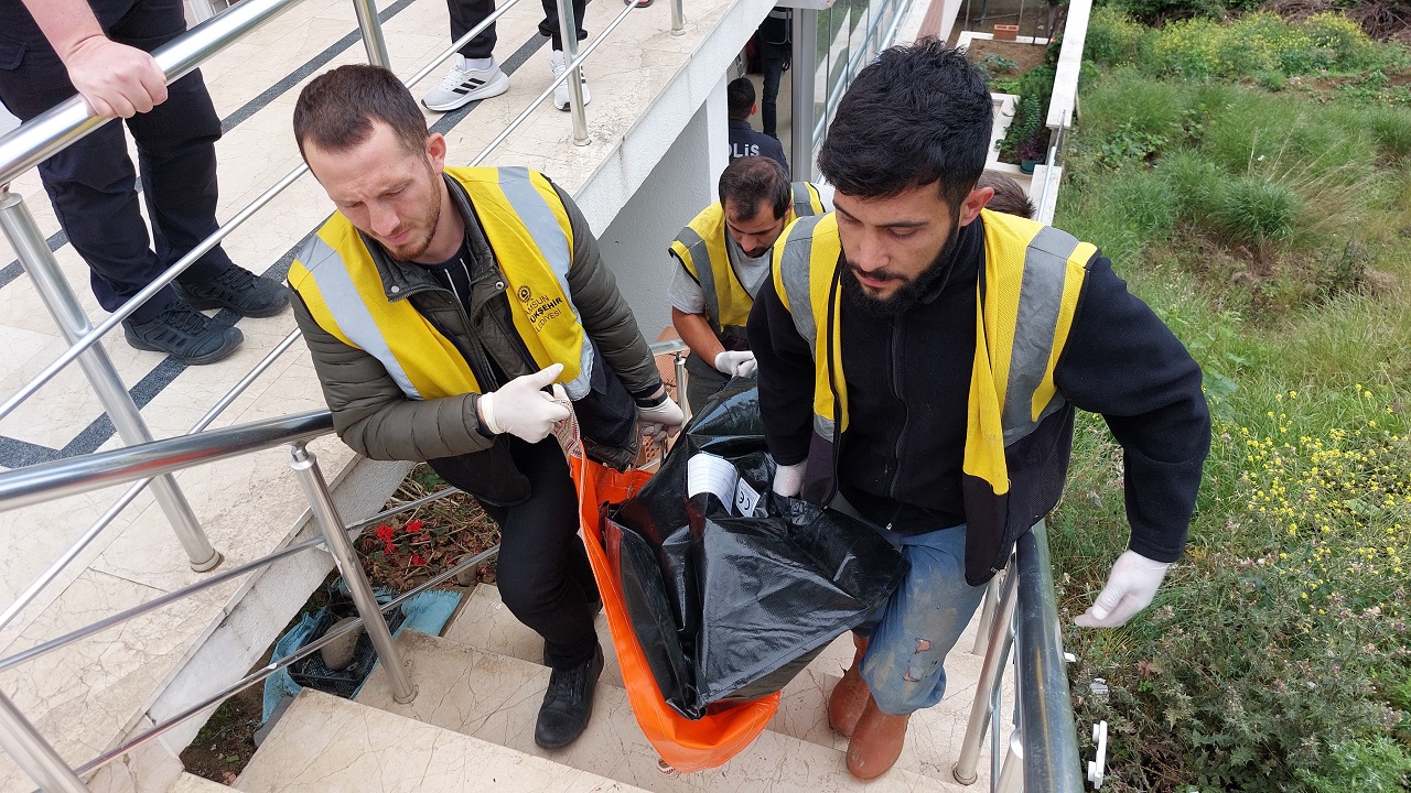 Korkunç İntihar: 5 Aylık Hamile Kadın İple Asılı Bulundu