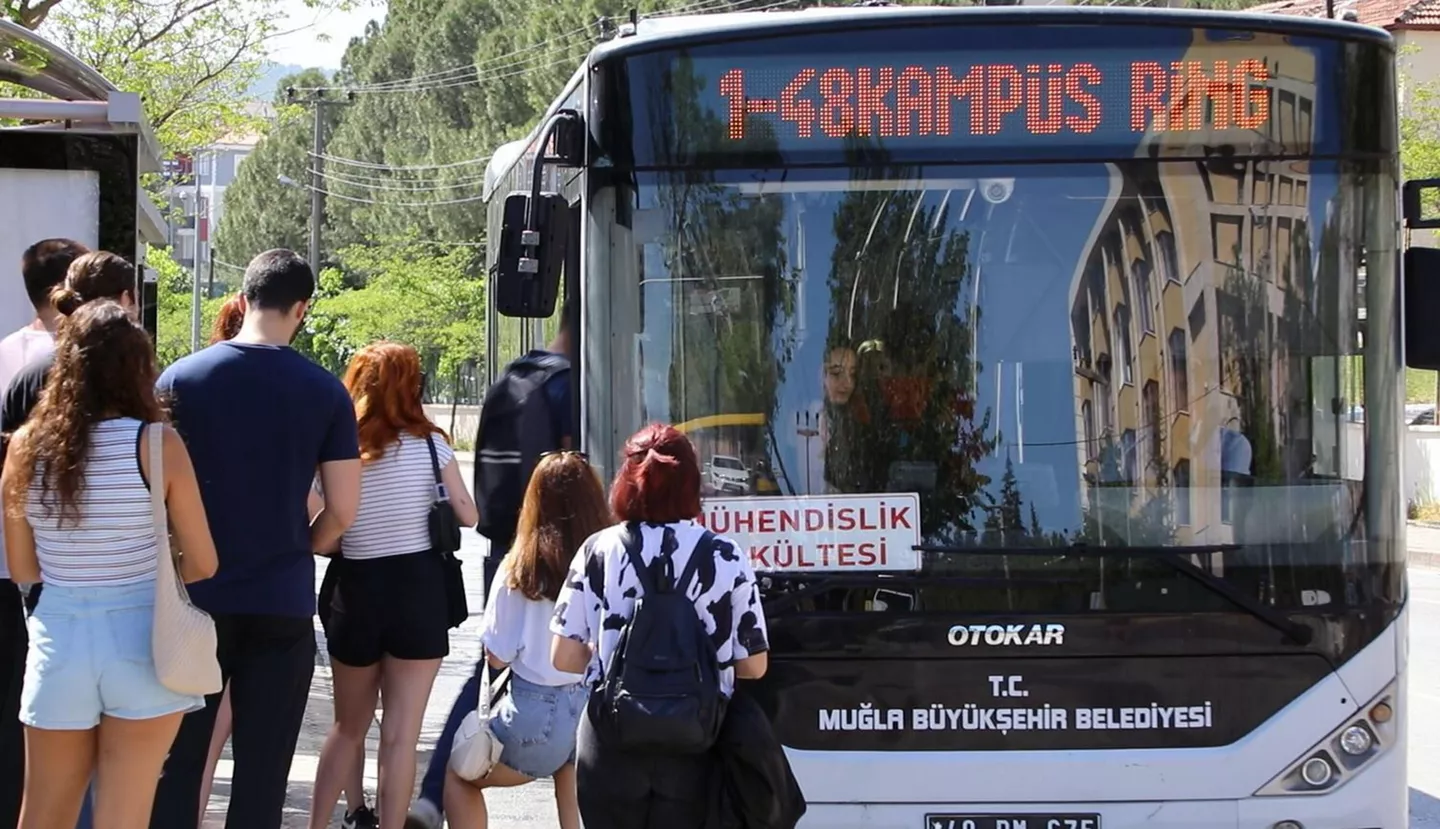 Öğrencilere Toplu Taşımada Büyük İndirim! 1 TL Oldu