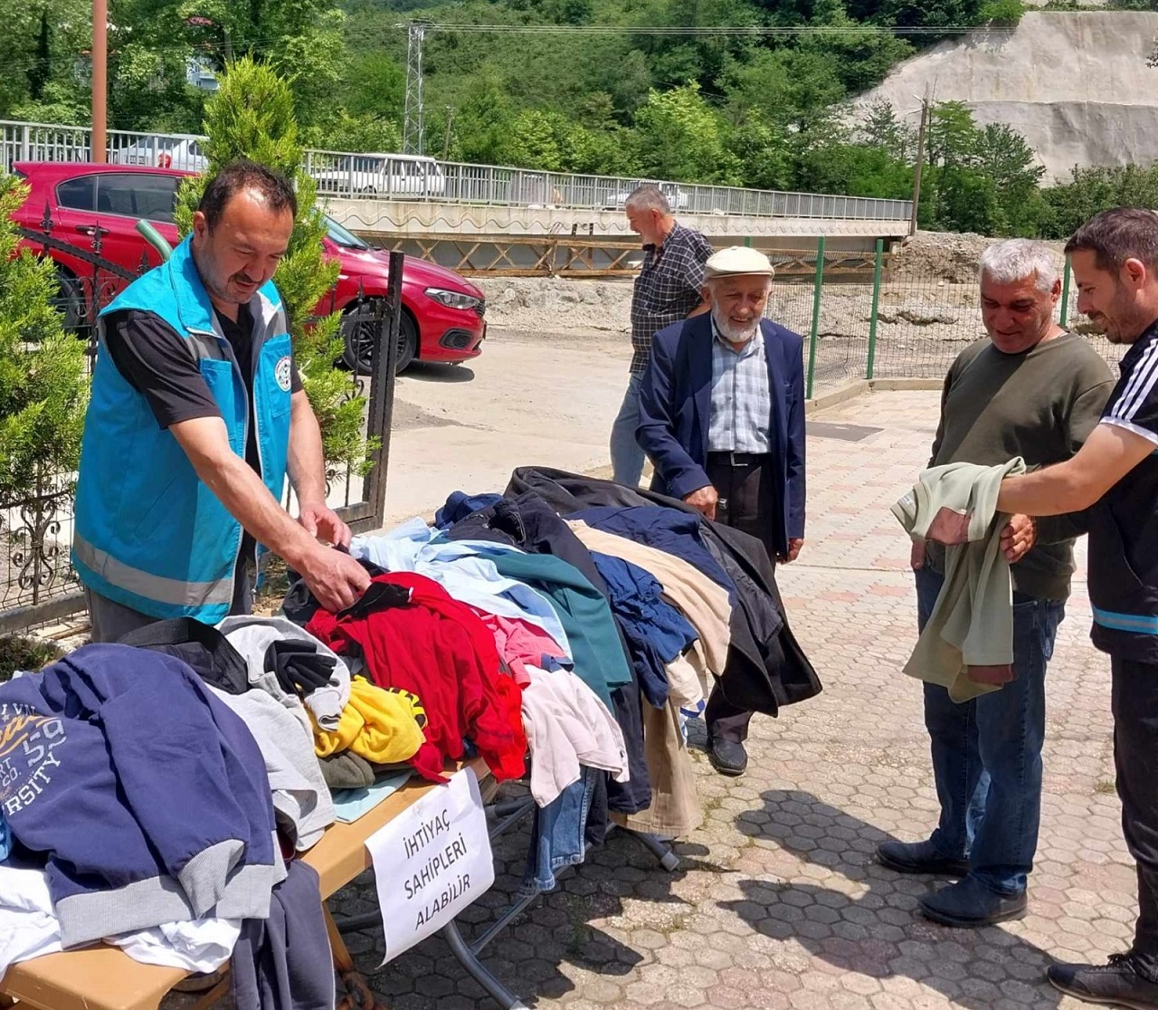 Giresun Belediyesi’nden Ücretsiz Tabure ve Semaver Hizmeti