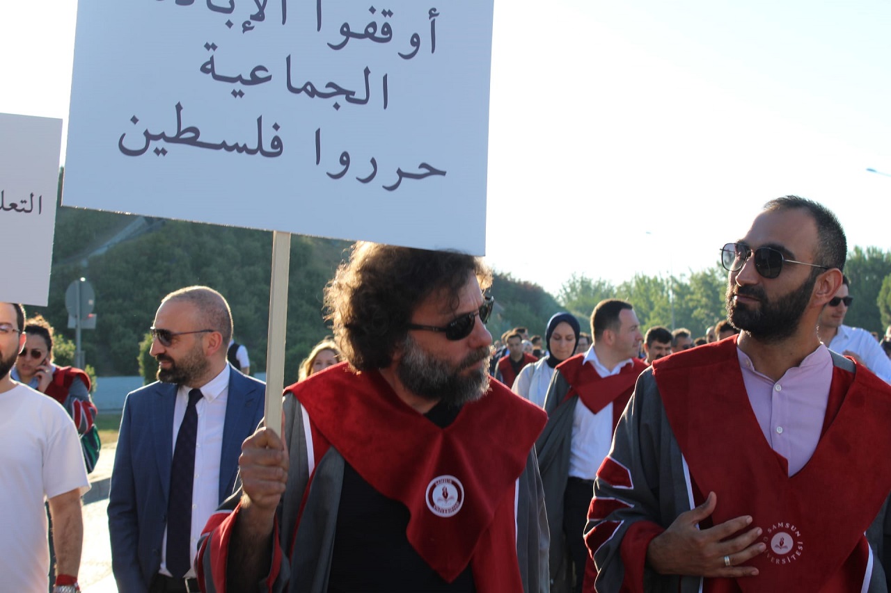 Samsun Üniversitesi Mezuniyetinde Filistin’e Destek