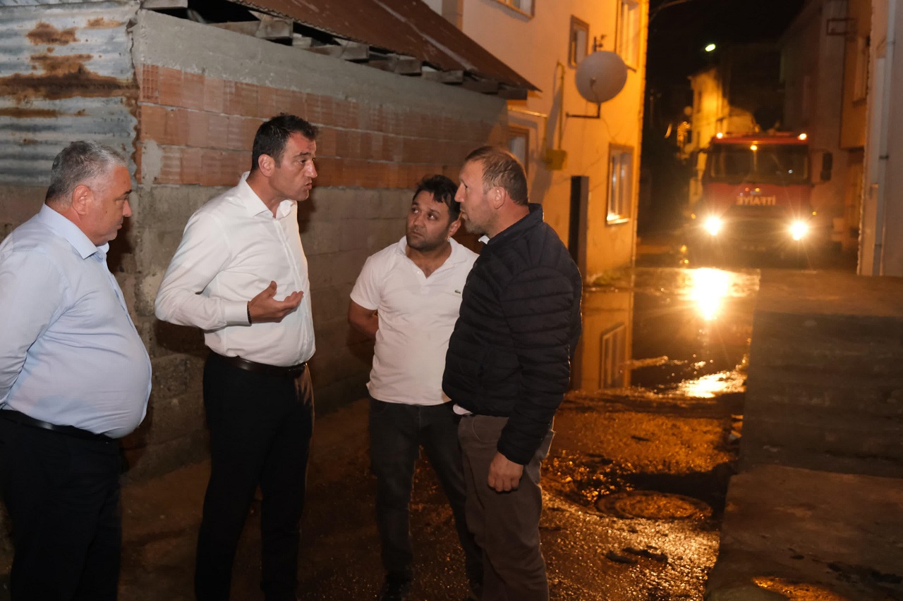 Başkan Fuat Köse’den Gece Mesaisi: Ekiplerle Sahada