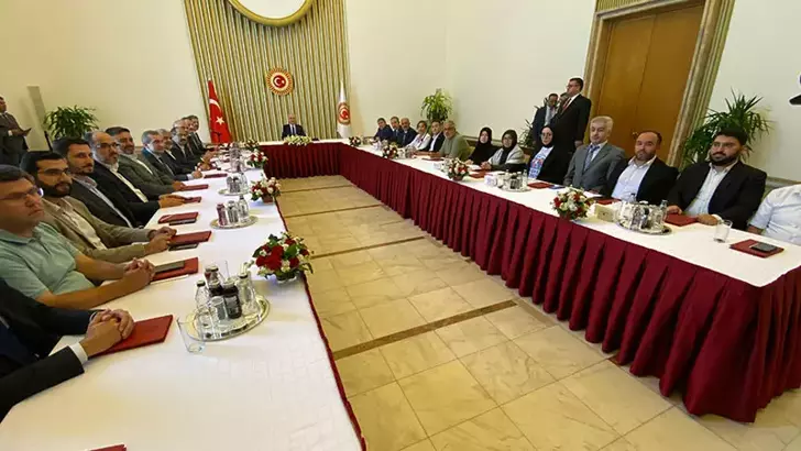 TBMM Başkanı Kurtulmuş: Aileyi Koruma Milli Bir Görevdir