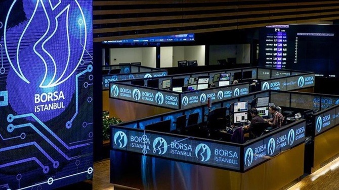 Borsada Yılın Zirvesi: BIST 100 Rekor Kapanışla Öne Geçti