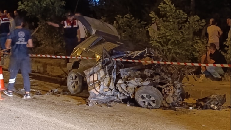 Düzce’de Feci Kaza: Beton Mikseri Otomobili Biçti