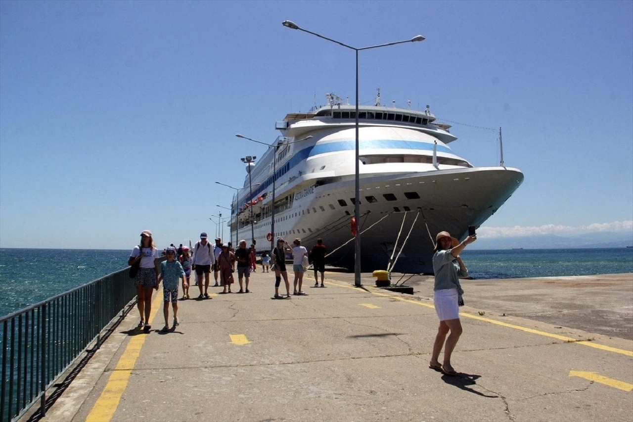 Karadeniz’in Yeni Gözdesi Sinop Turist Akınına Uğradı