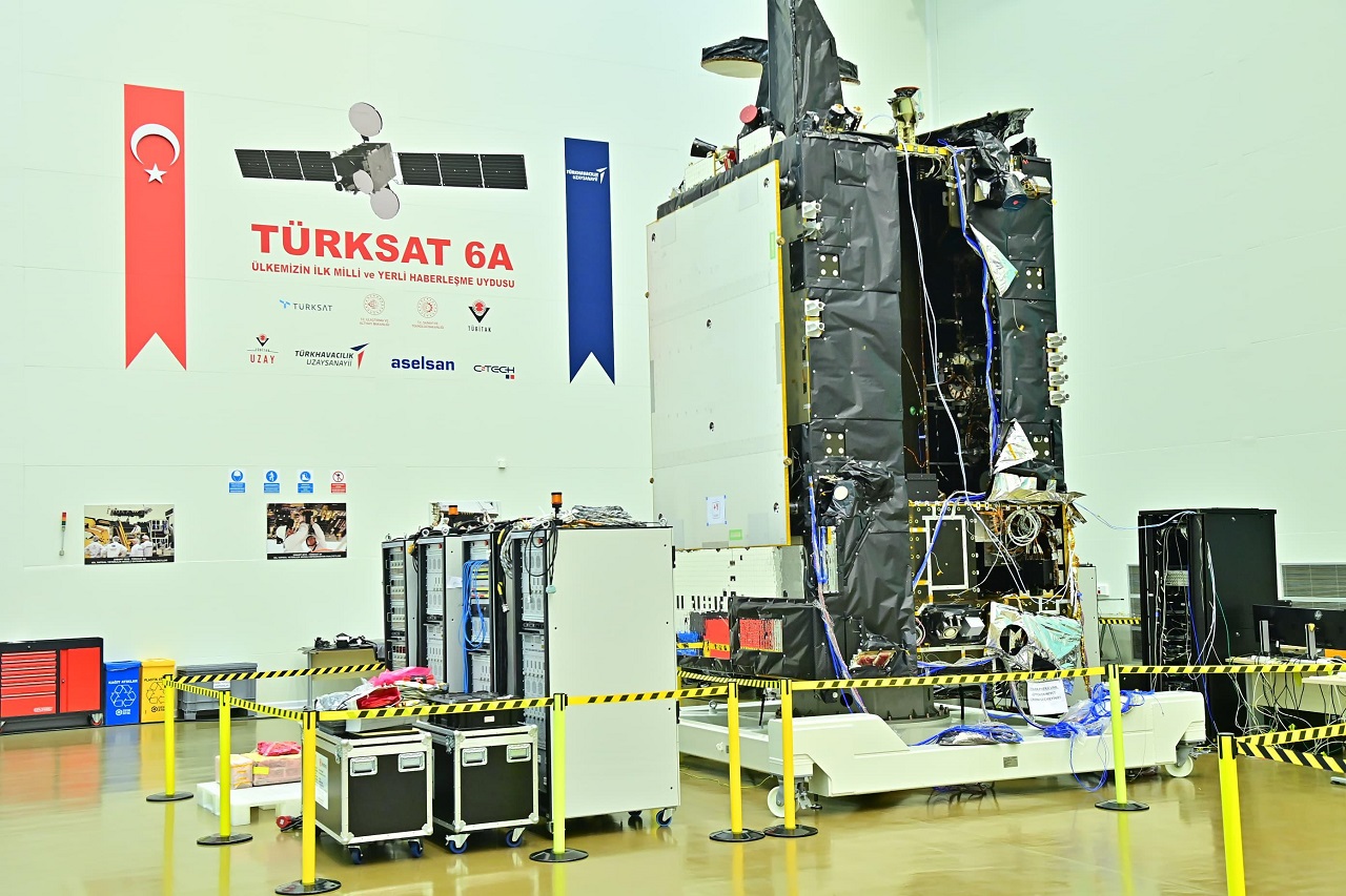 Türksat 6A, SpaceX Falcon 9 Roketi ile Uzaya Gönderiliyor