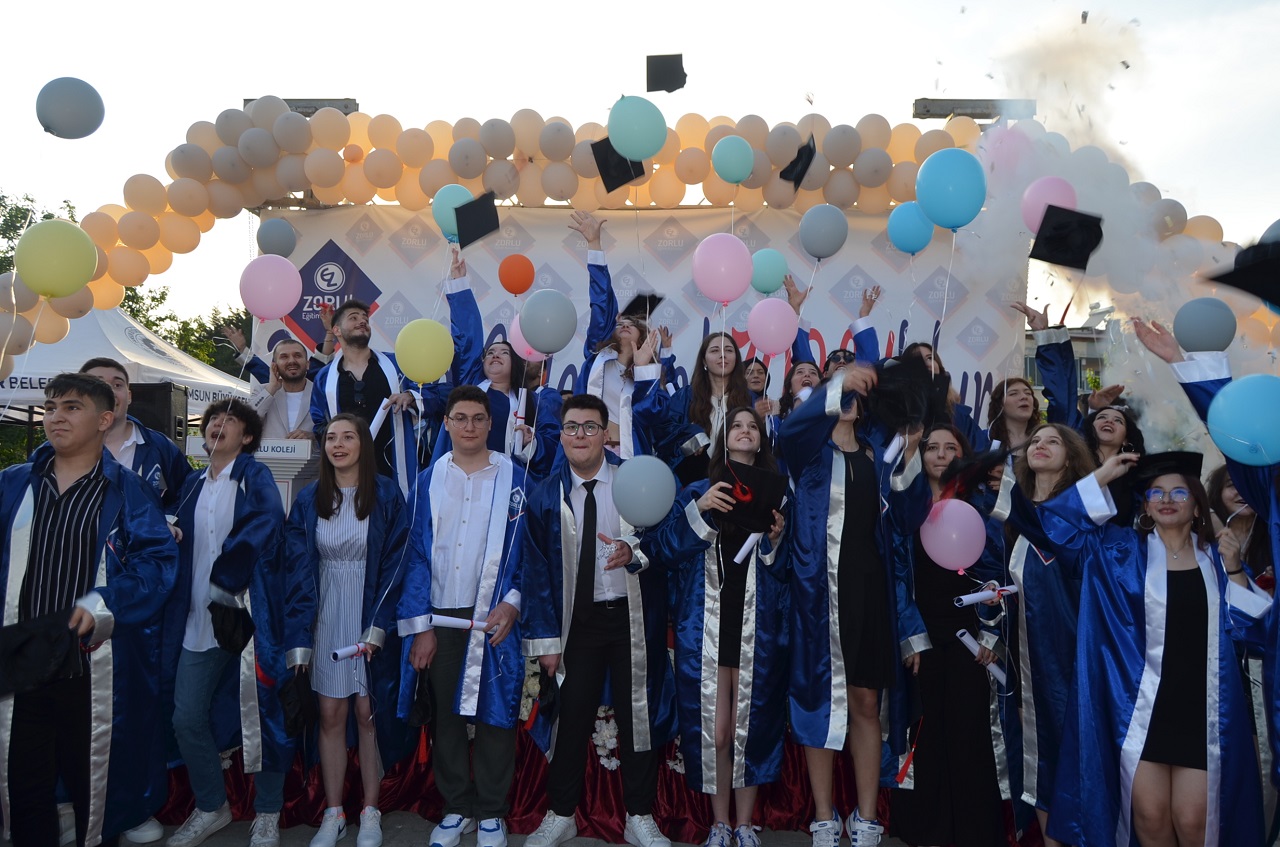 Zorlu Okulları’nda Coşkulu Mezuniyet Töreni