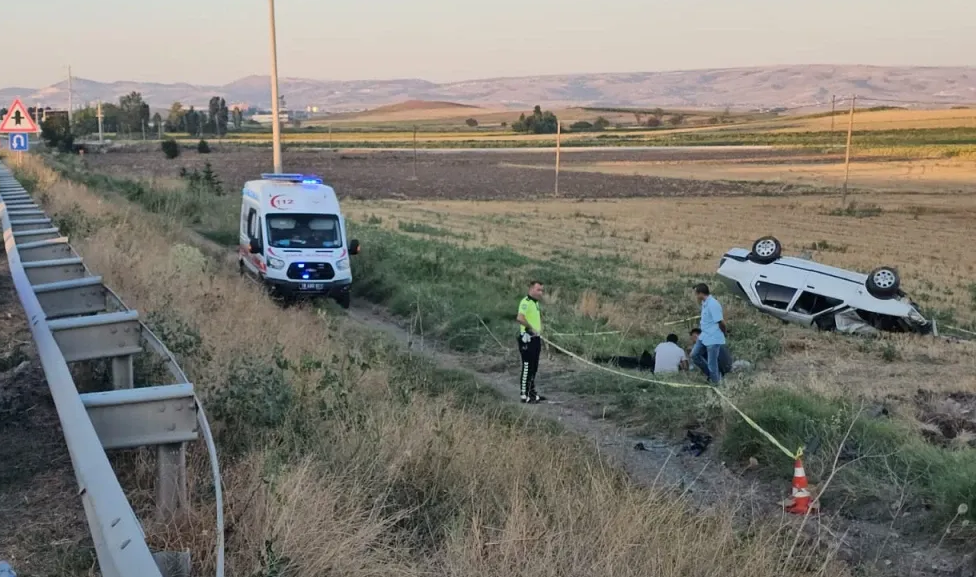 Feci Kaza: Şarampole Devrilen Araçta Anne Hayatını Kaybetti Bebek Yaralı