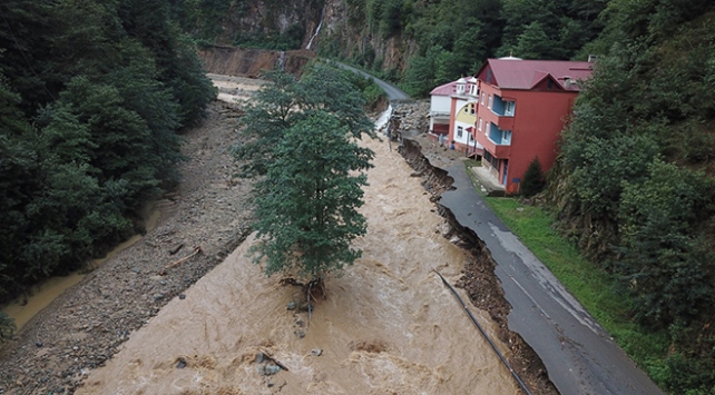 Giresun Trabzon Rize Artvin’e Sel ve Heyelan Uyarısı! Yarın Öğlene Kadar Sürecek!