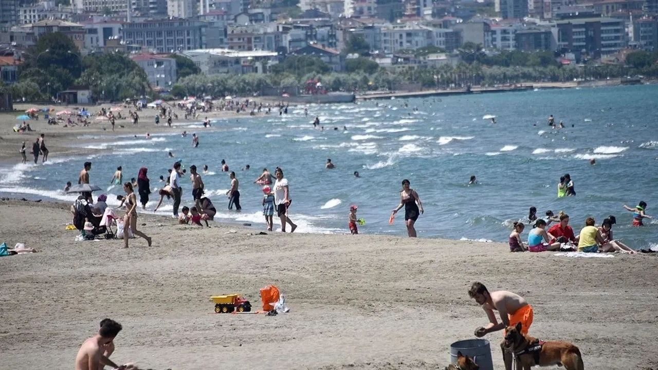 Samsun’da Rüzgar ve Dalga Uyarısı: Denize Girmeyin!