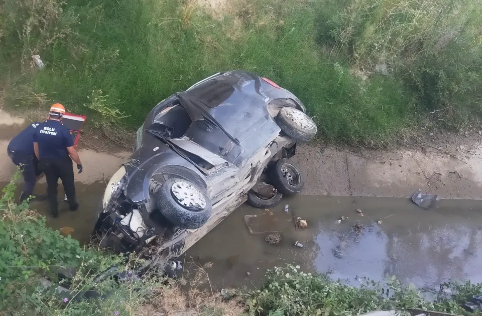 Bolu’da Feci Kaza: Polis Memuru Yaralı Kurtulurken Babası Hayatını Kaybetti