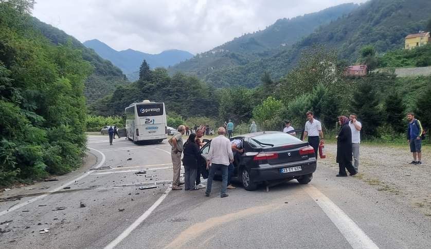 Giresun’daki Trafik Kazasında Sürücü Ağır Yaralandı