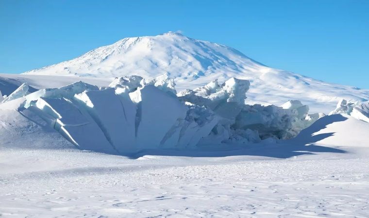 Bilim Dünyası Şokta! Erebus Yanardağı Her Gün 230 Bin TL Değerinde Altın Püskürtüyor