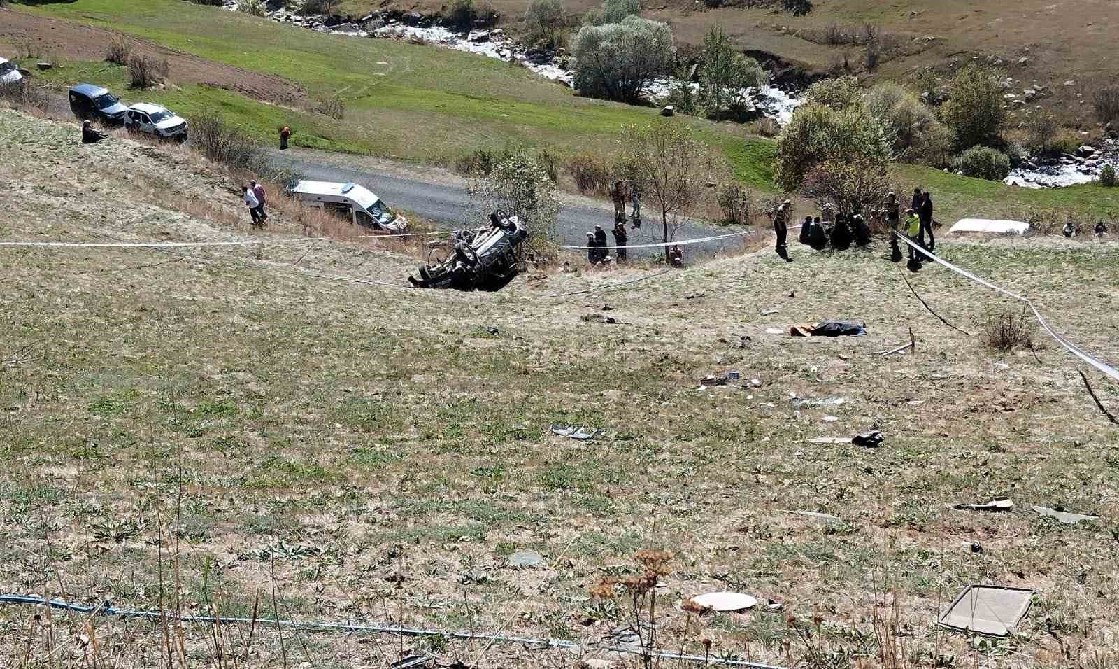 Gümüşhane’de Kamyonet Uçuruma Yuvarlandı: 2 Ölü