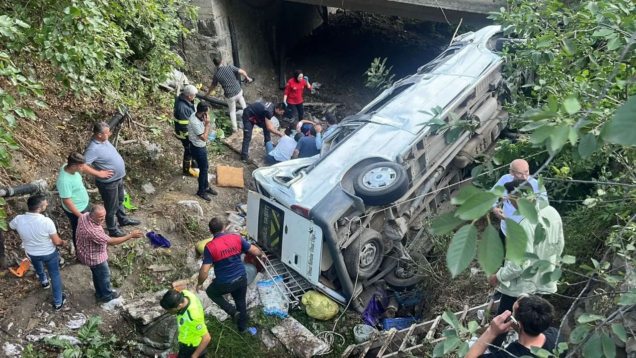 Fındık İşçilerini Taşıyan Minibüs Devrildi: 1 Çocuk Öldü 25 Yaralı Var!