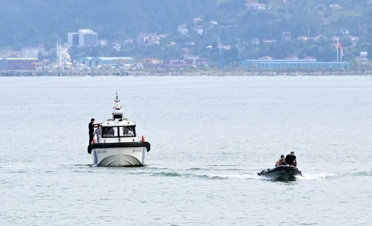 Trabzon’da Selde Kaybolan Kişiyi Arama Çalışmaları Sürüyor