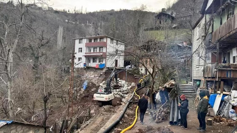 Artvin’de Heyelan Tehlikesi: 8 Ev Tahliye Edildi