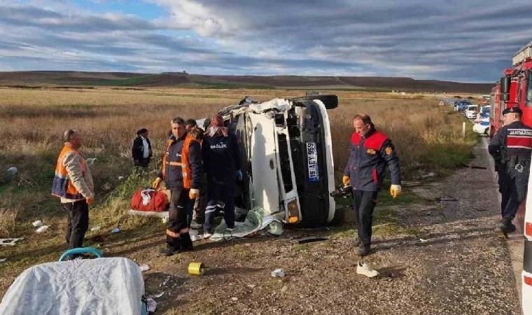 Çorum’da TIR ile İşçi Servisi Çarpıştı: Ölü ve Çok Sayıda Yaralı Var!