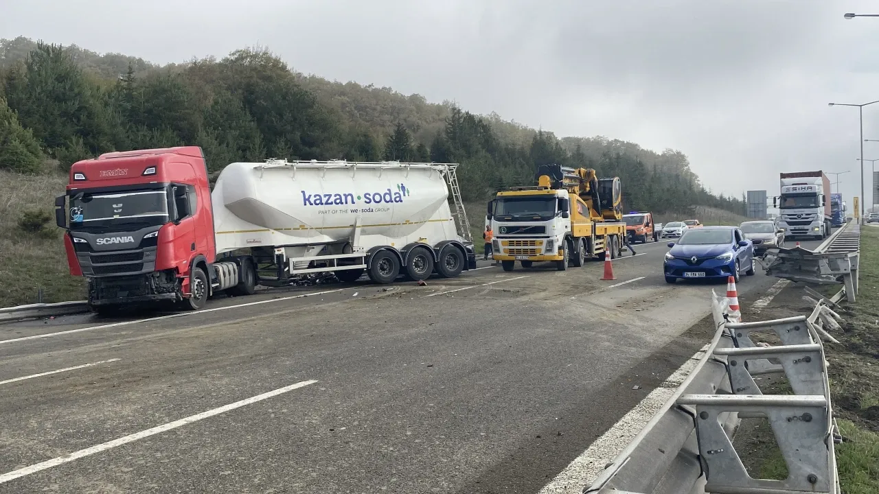 Bolu’da Feci Kaza: Karşı Şeride Geçen Tanker Otomobile Çarptı