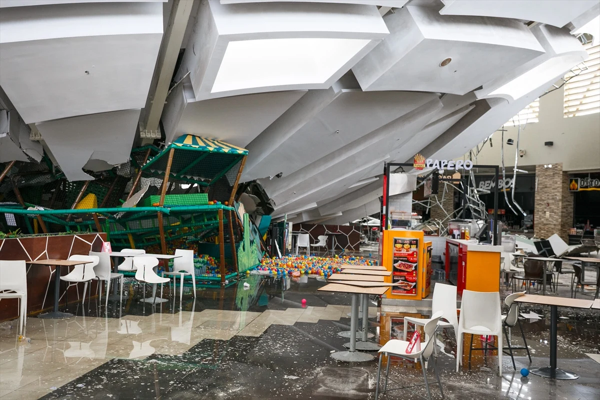 Peru’da Alışveriş Merkezi Çöktü: 8 Ölü, 80 Yaralı