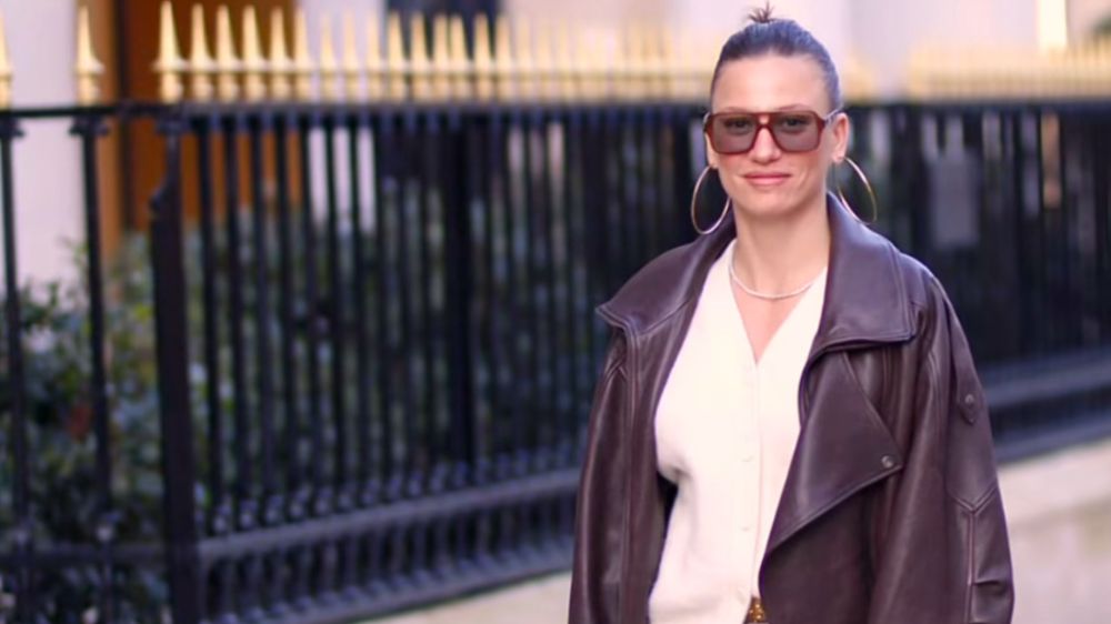 Serenay Sarıkaya’dan Sessizlik Sonrası Paris Çıkarması!