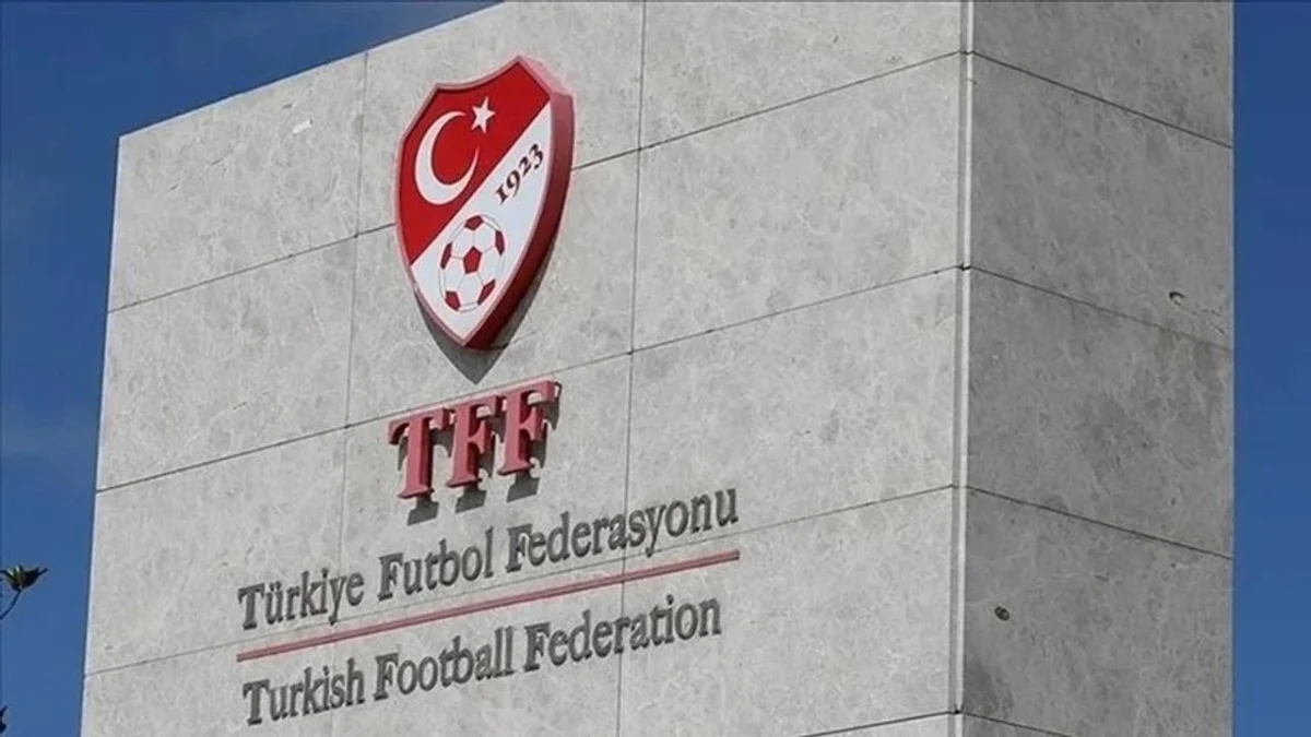Galatasaray ve Fenerbahçe’de Teknik Direktörler ve Oyuncular PFDK’ya Sevk Edildi