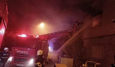 Hatay’da 2 Katlı Müstakil Evde Yangın Çıktı